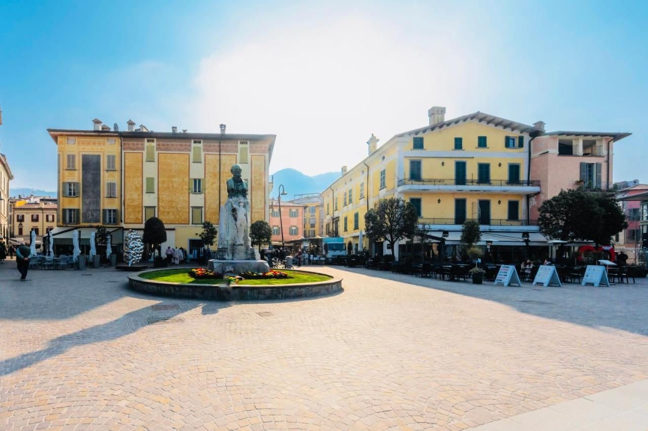 Piazza Garibaldi in der Altstadt von Iseo, wenige Schritte von der Wohnung