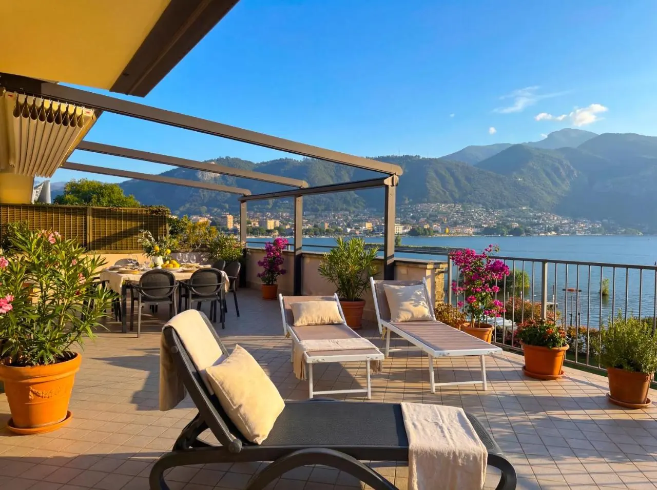 Lakefront Penthouse, Paratico