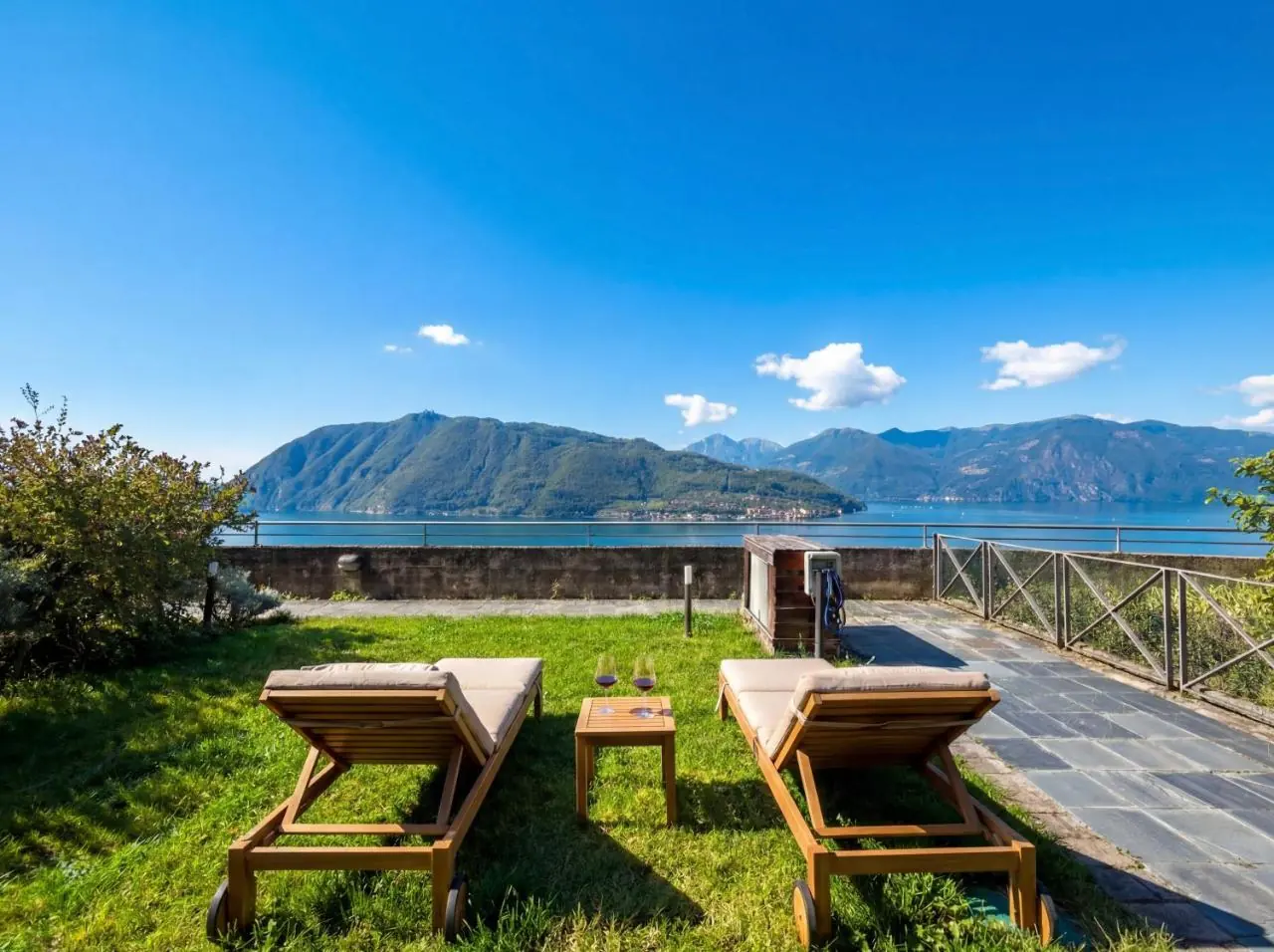 Panoramic Retreat, Sale Marasino